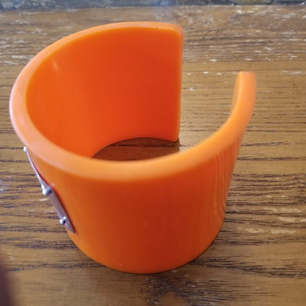 Thick Vintage Cuff Plastic Bangles - Picture 5 of 5